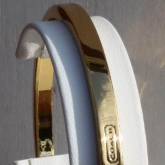 Coach Gold Tone Bangle Unisex Bracelet in Excellent Condition - Picture 6 of 9